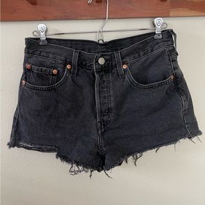Levi’s 501 shorts size 27
